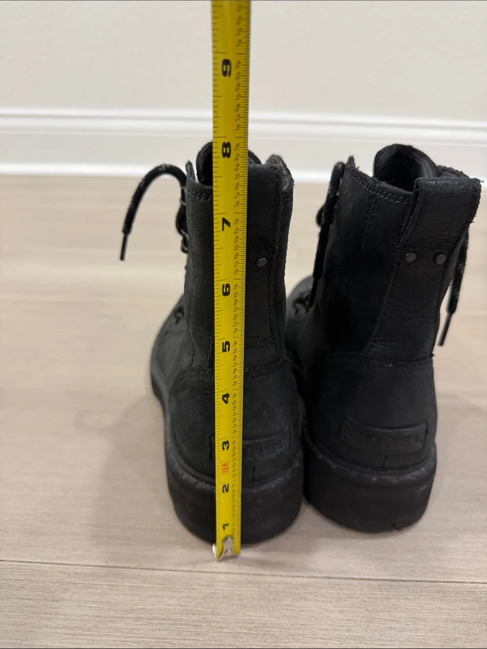 Sorel Women’s Lennox Lace Black Boots - like new! Size 7.5